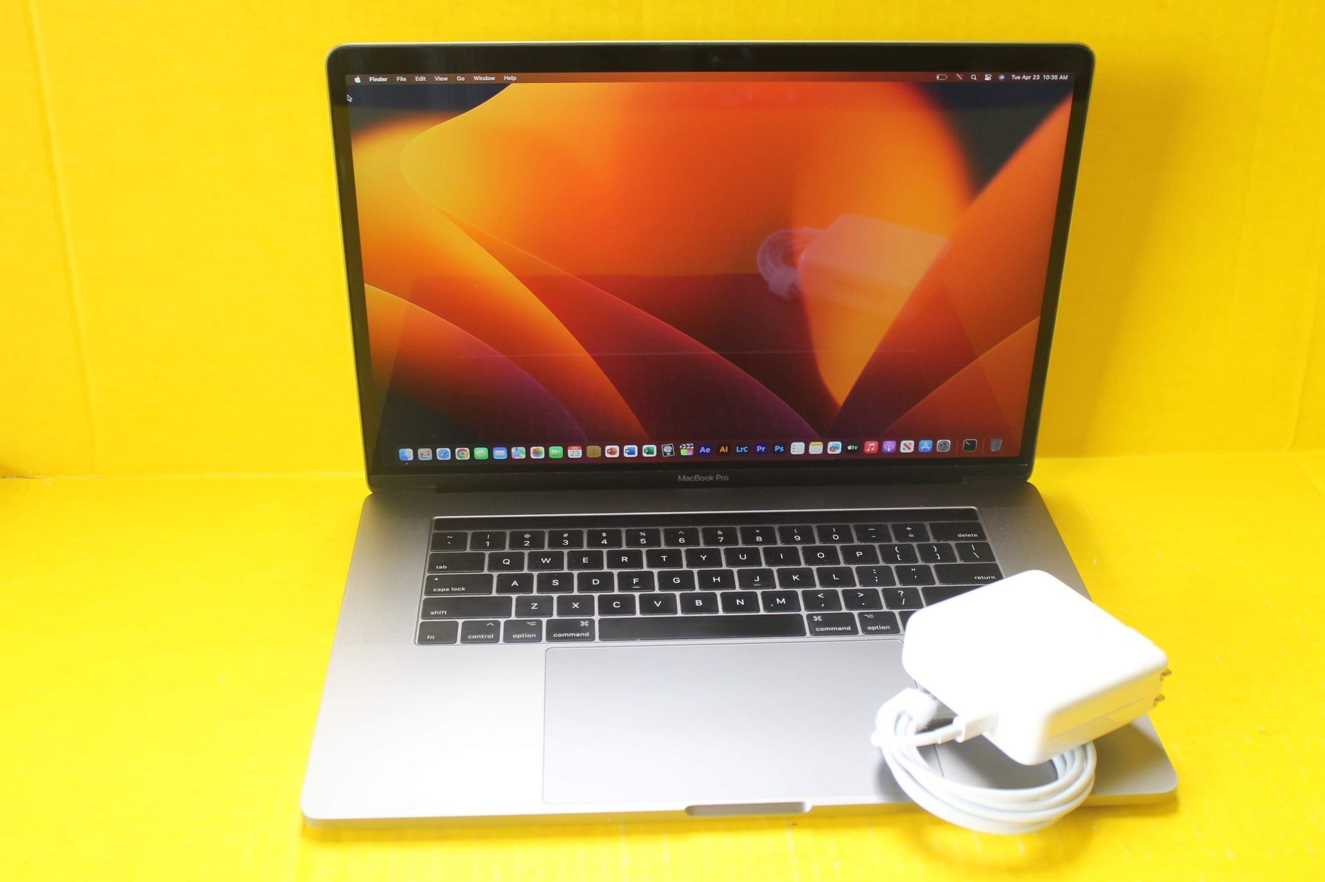 MacBook Pro 15” 2017 A1707 i7 2.8GHz 16GB Ram 500GB Flash Storage B9