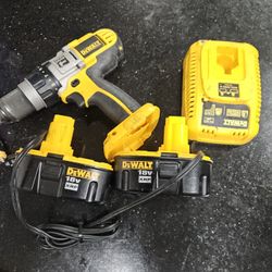 Dewalt DCD950 CORDLESS DRILL DRIVER HAMMERDRILL 2 BATTERIES CHARGER 
