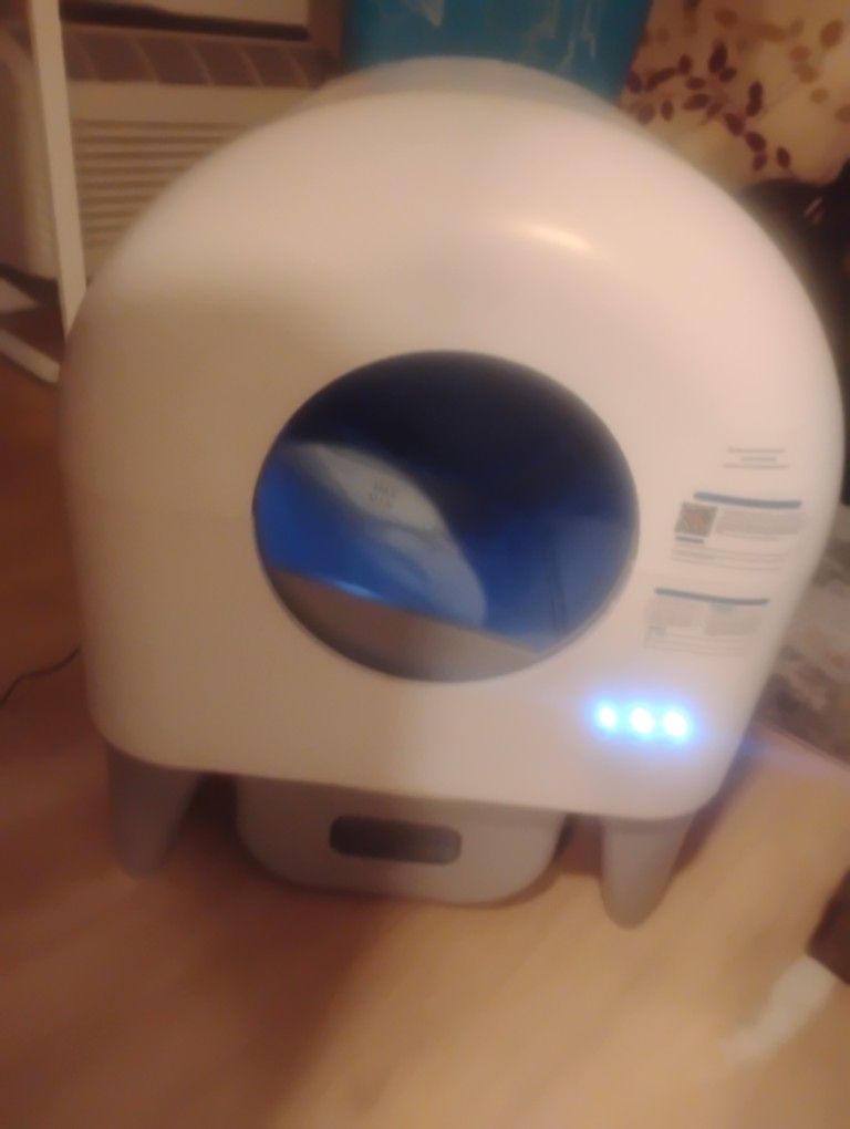 Self Cleaning Litter Box