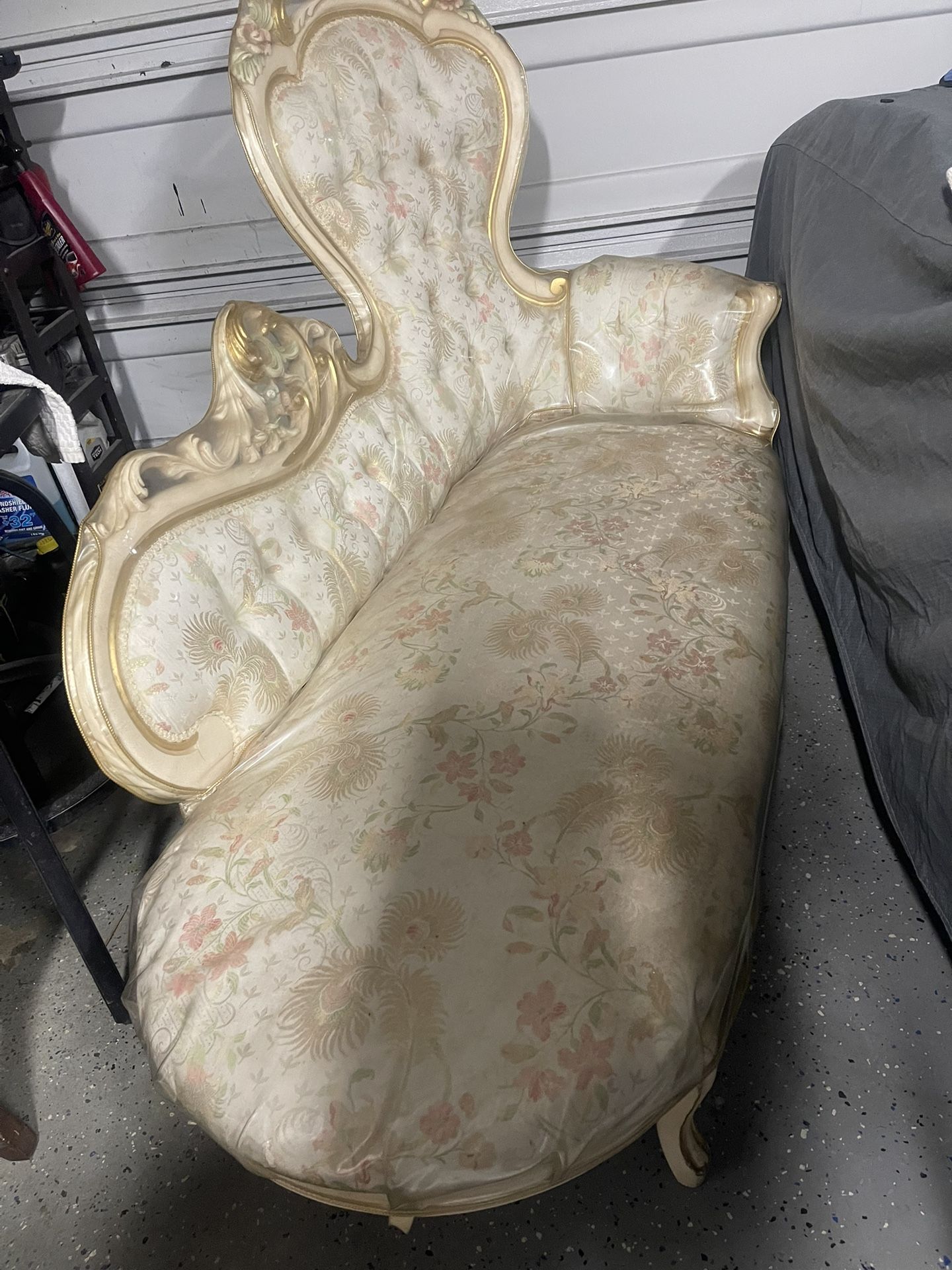 Vintage Chaise Fainting Chair