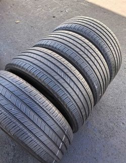 235 55 19 Michelín I'm selling this set of tires with 80% life left on all 4