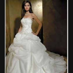 Allure Bridal Wedding Dress 