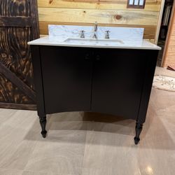 😍Luxury 36” KOHLER Vanity – Upgraded with Carrara Marble Top 😍