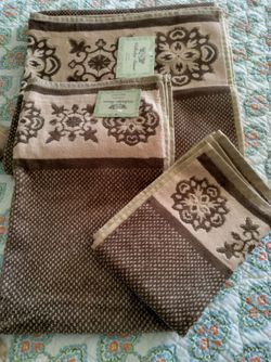 Wellesley Manor Set Made In Brazil NWT'S
