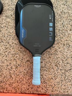 Pakle fuse pickleball paddle