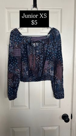 Juniors Women’s crop blouse size XS
