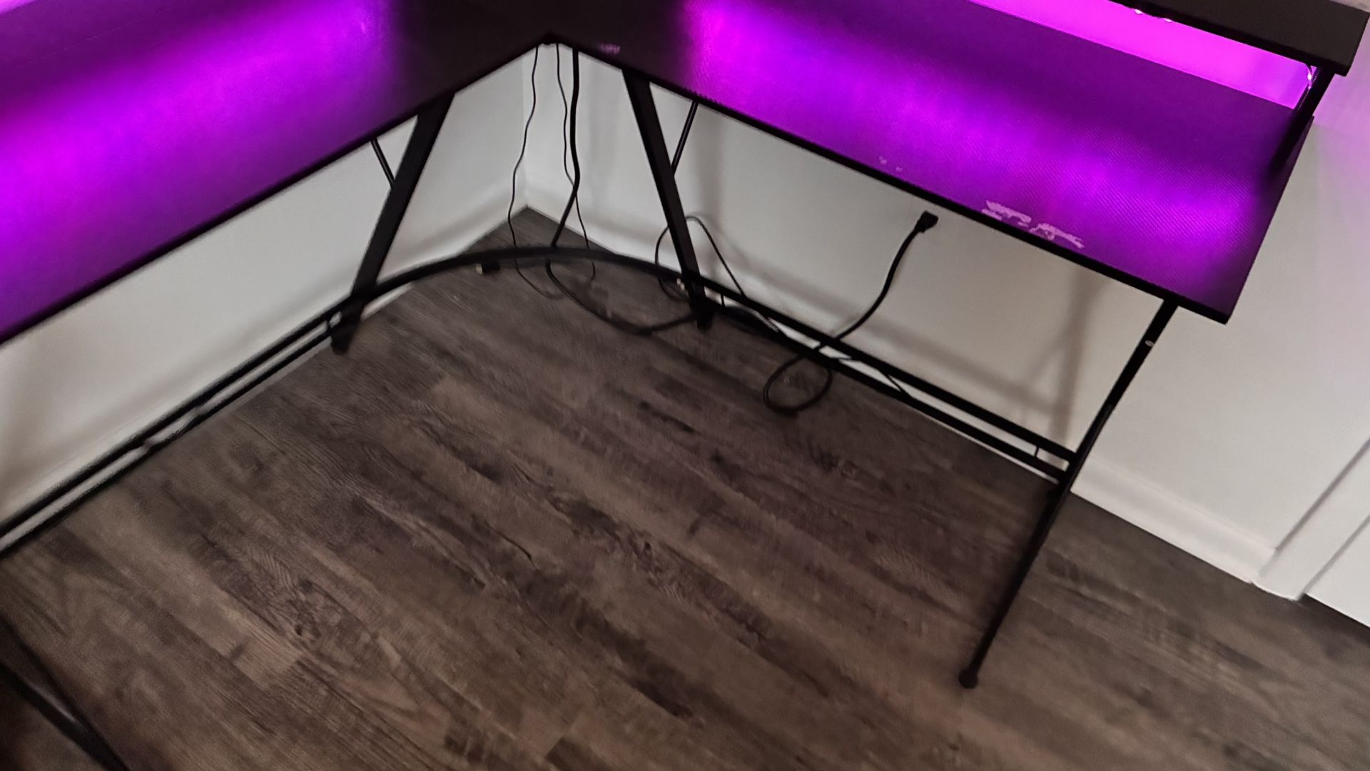 L SHAPED GAMING DESK