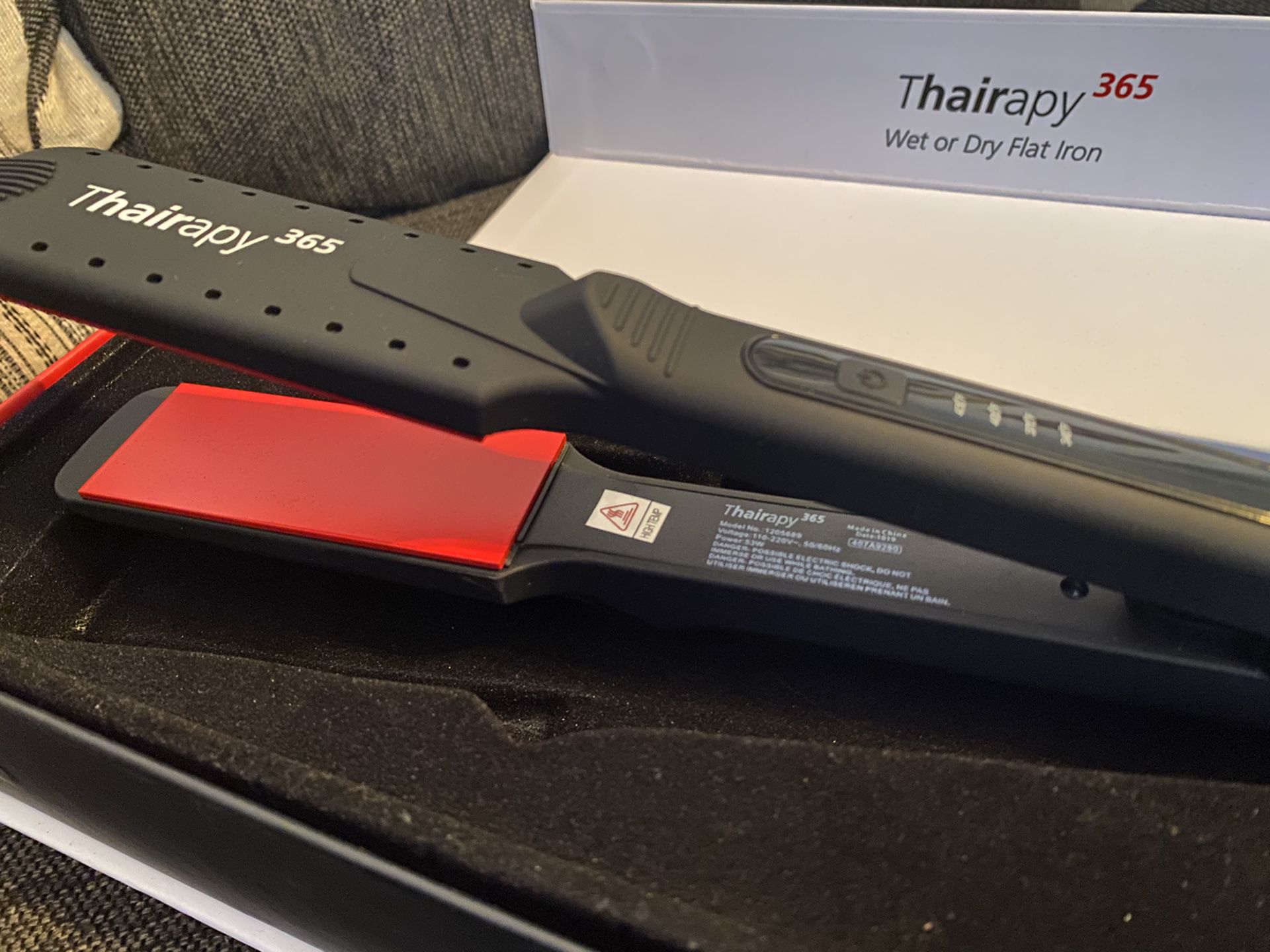 NEW Thairapy 365 WET OR DRY STRAIGHTENING IRON