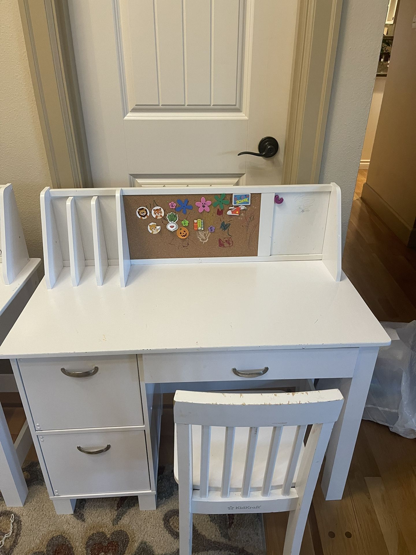 Kids’  Desk