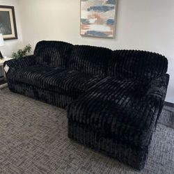 ♥️Valentine's Day SaleMIDNIGHT-MADNESS ONYX 2-PIECE RAF SECTIONAL SOFA WITH CHAISE