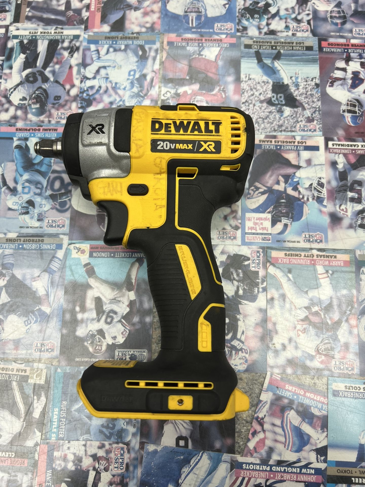 ATORNILLADOR DE IMPACTO DEWALT DCF890 – SOLO $79! 