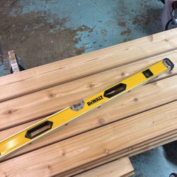 DEWALT DWHT43049 48 inch Magnetic Box Beam Level Yellow for