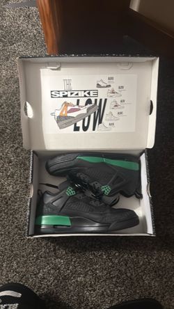 Jordan spizike low black and green size 10