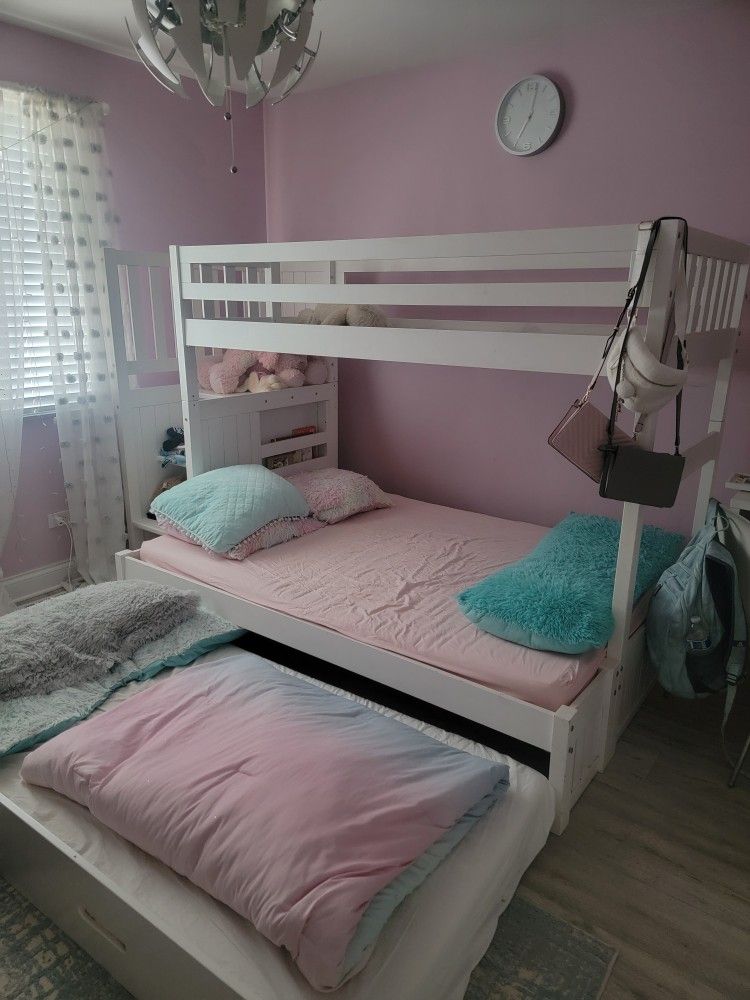 Bunk bed + full size mattress