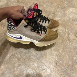 Nike LeBron 19 Low