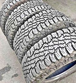 275/70/18 goodyear 📍📍 Vendo un set de llantas con 80% de vida las 4 📍🌟