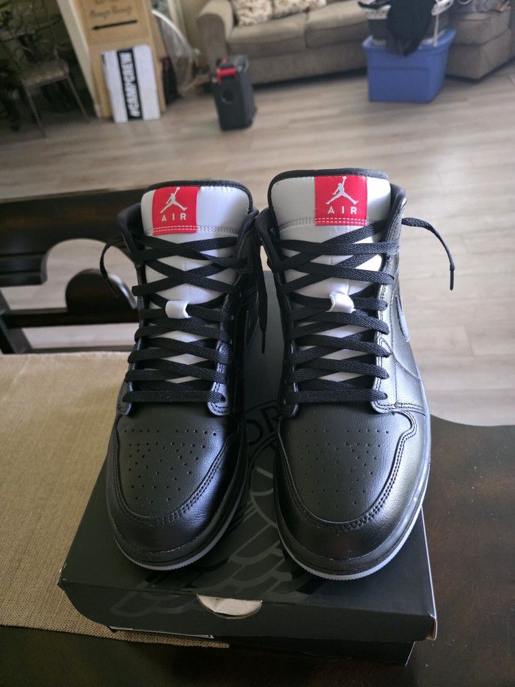 Air Jordan 1 Mid