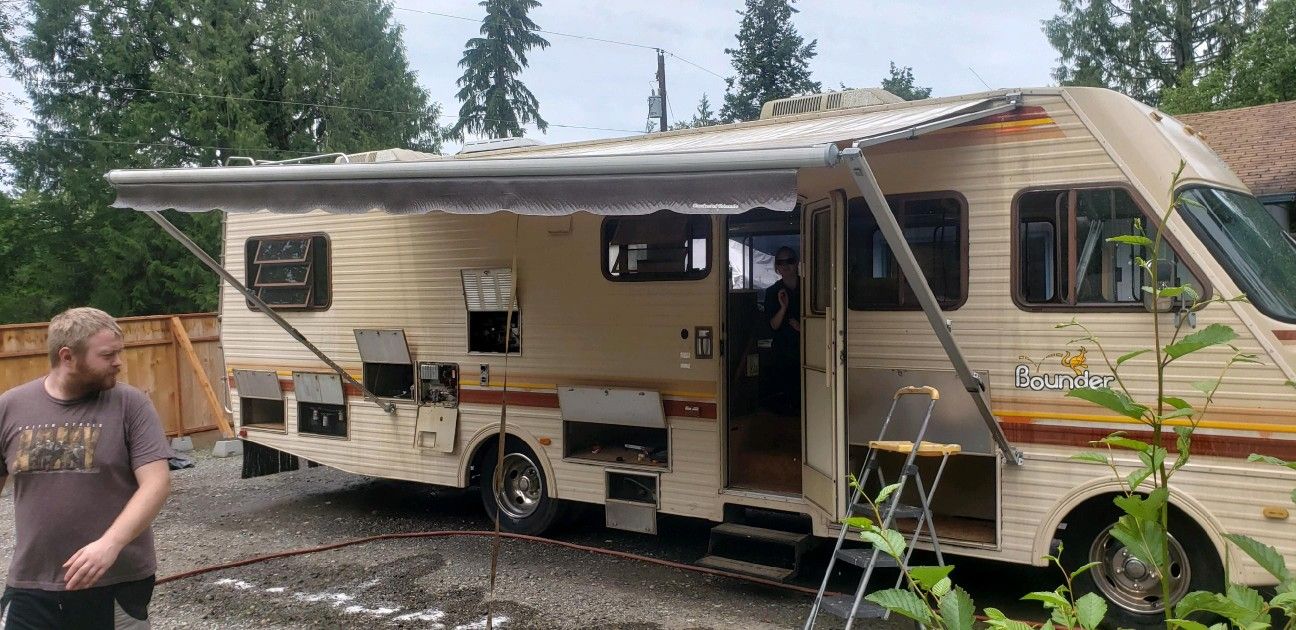 1987 Bounder RV