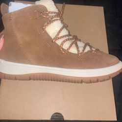 UGG Women's Lakesider Heritage Mid Boot - Size 8