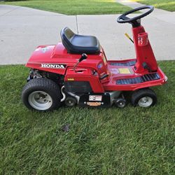Honda Riding Lawn Mover