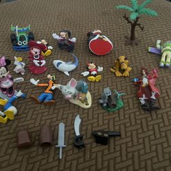 Misc Disney Toy Figures - Mickey / Goofy / Donald / Pluto / Hei Hei 