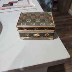 Smart jewelry box