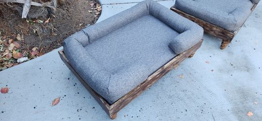 Like New Platform Dog Bed