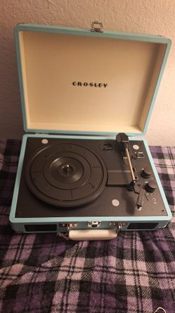 Crosley Record Player W/vinyl Records