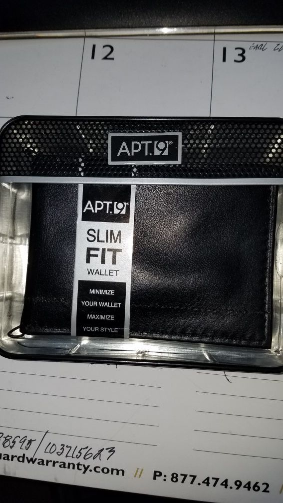 APT.9 Slim fit wallet