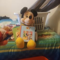 World Of Wonders Giant Talking Mickey Mouse 