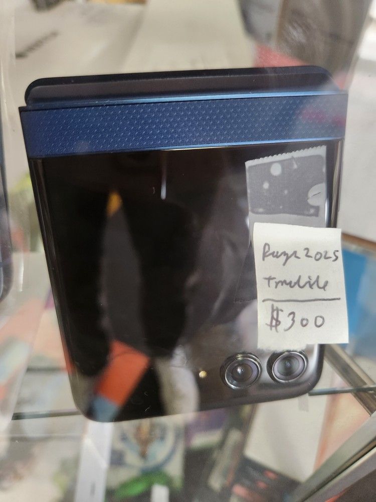 Motorola Razr Flip 2025. Tmobile