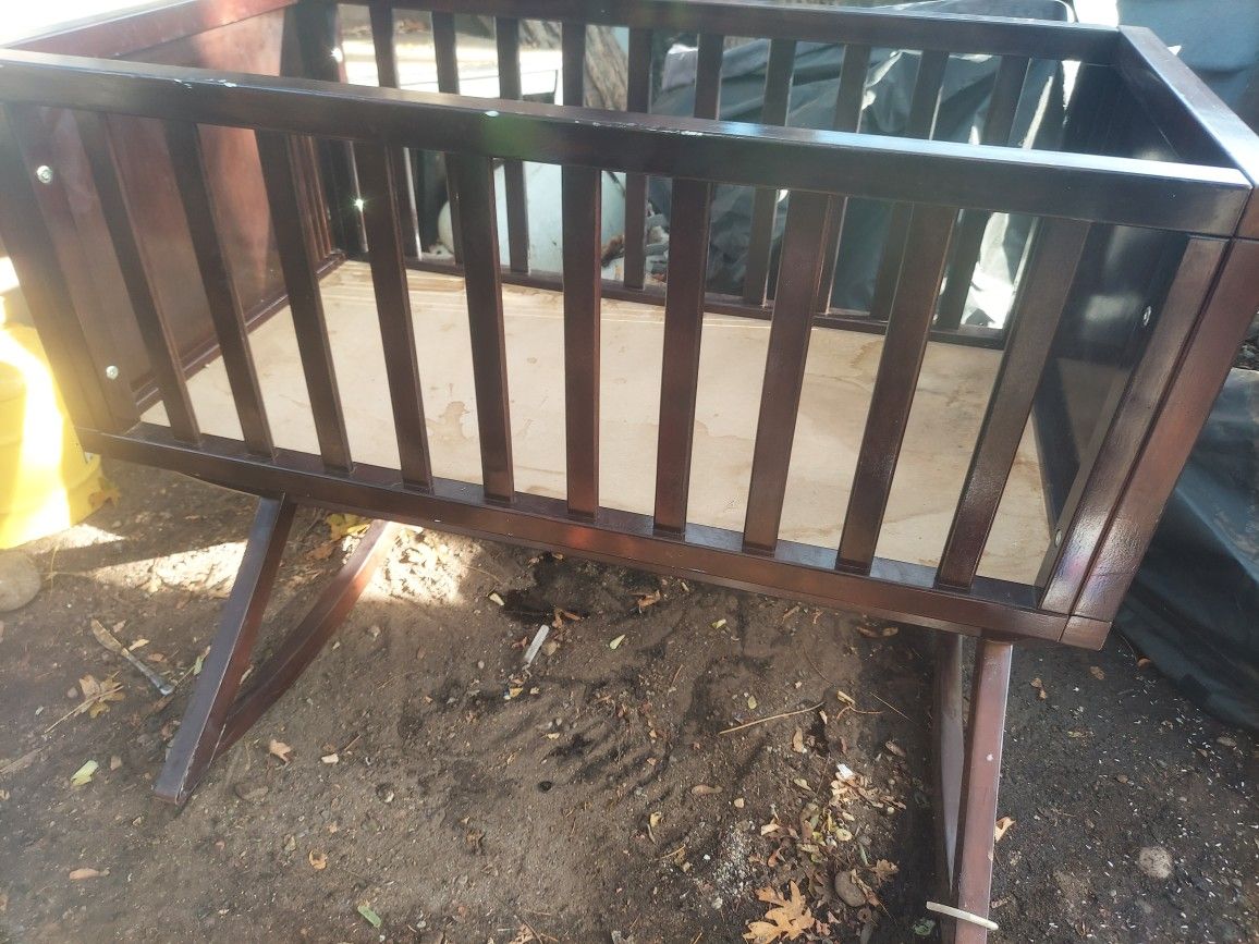 Baby Wooden Crib Rocker With Little Matress 