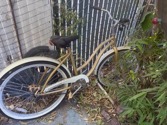Gold Beach Cruiser Bicycle
