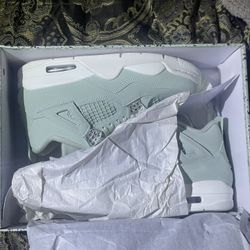 WMNS Jordan 4 Seafoam/Sail Size 6.5