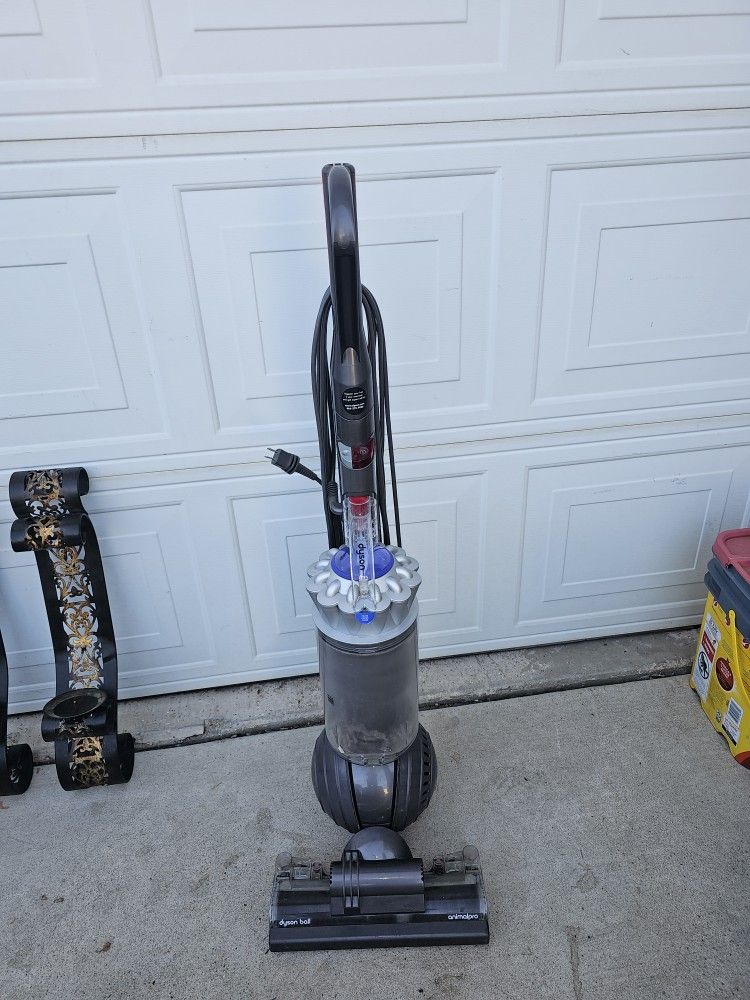 Carpet Cleaner Works Great