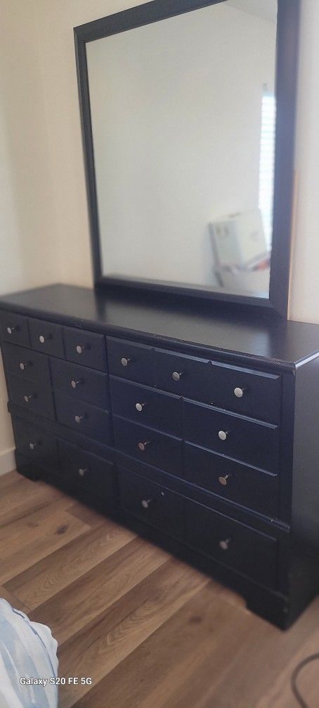 6 Drawer Dresser With Mirror