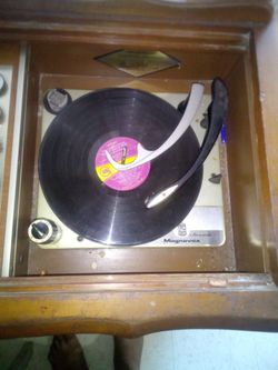 Magnavox stereo 1963