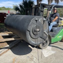 300 Gallon Vertical Water Tank 