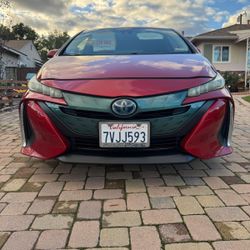 2017 Prius Prime Clean Title (163993 Miles) $12300 Only 