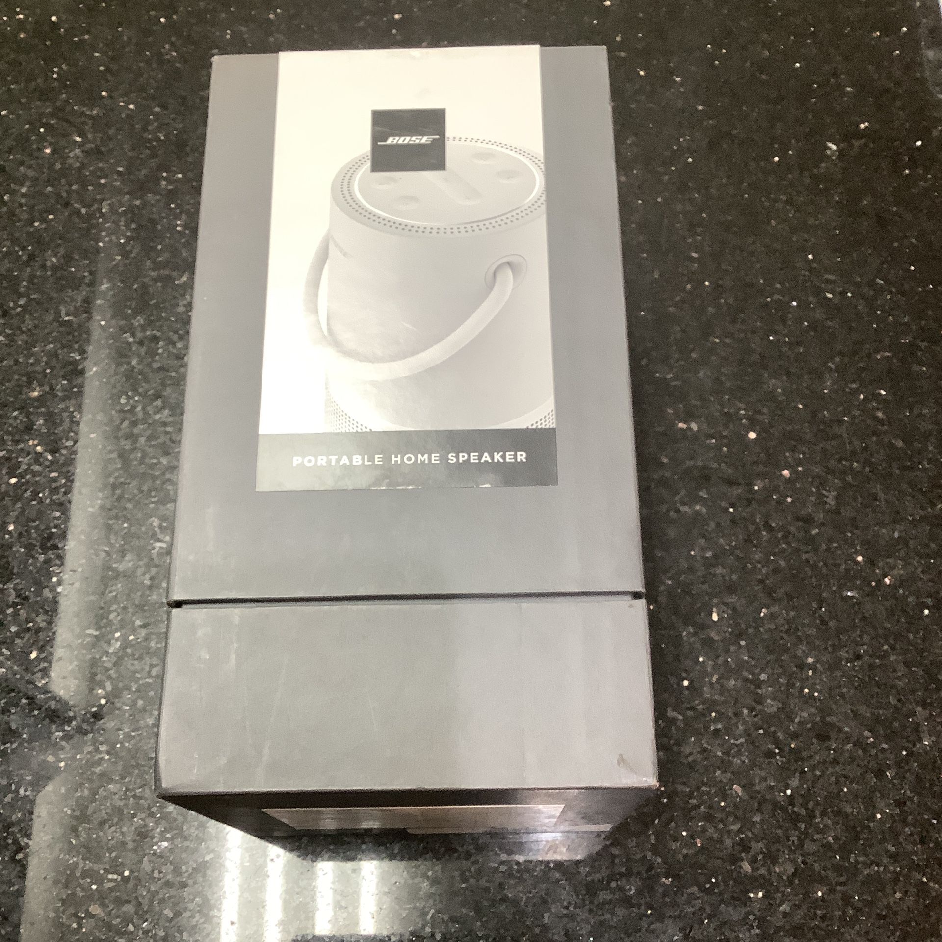 Bose Portable Smart Speaker 429329 Built-in WiFi, Bluetooth 110189-2 JAR