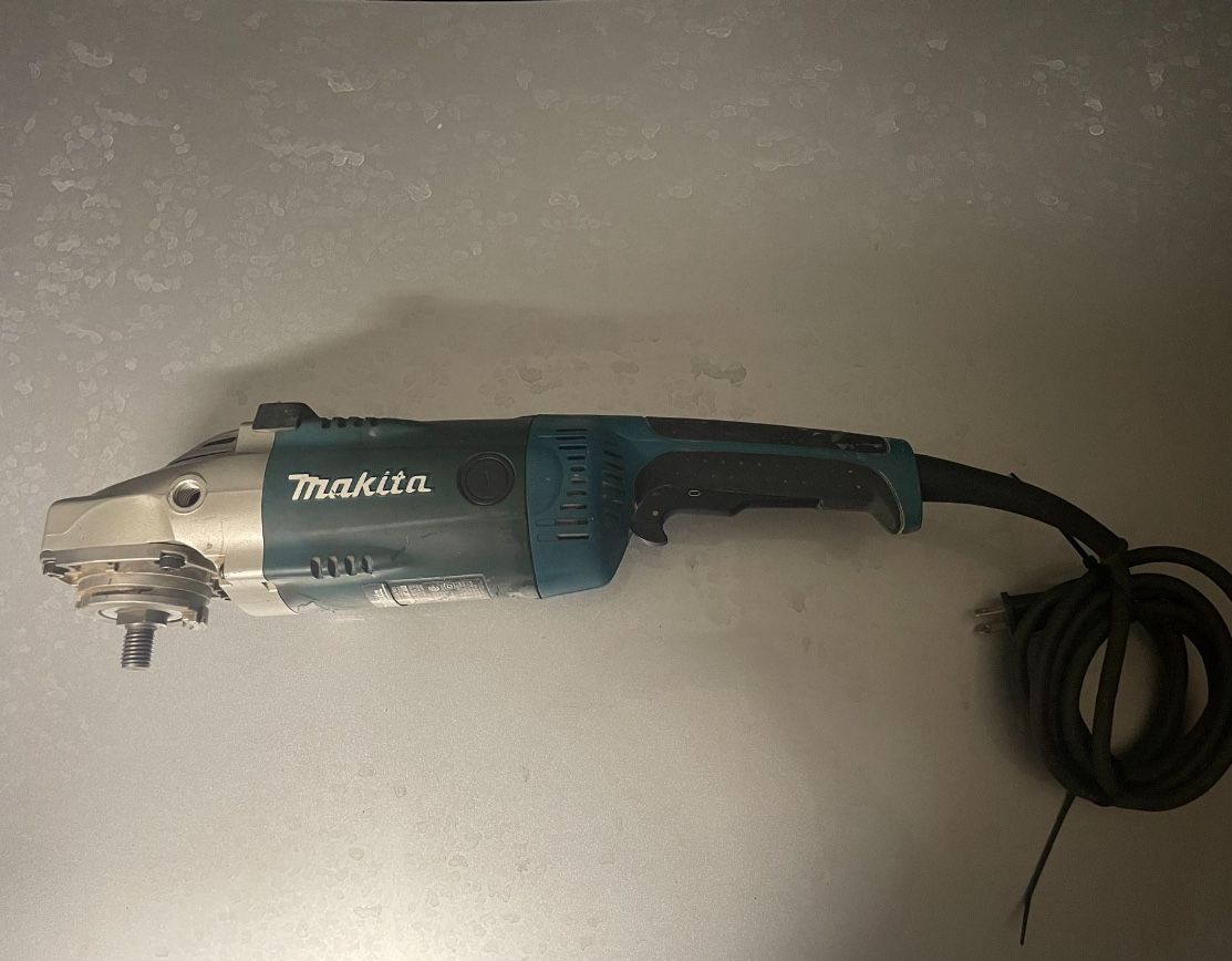 Makita GA7021 7 inch Angle Grinder.
