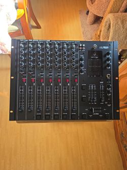 Behringer Dx 2000 USB 6 Channel Mixer