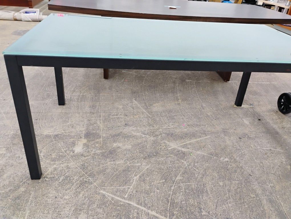 Durable Glass Table 3 Ft Wide 5half Ft Length 2 Half Ft Tall.