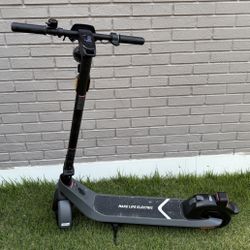 NIU - KQi2 Pro Foldable Electric Kick Scooter