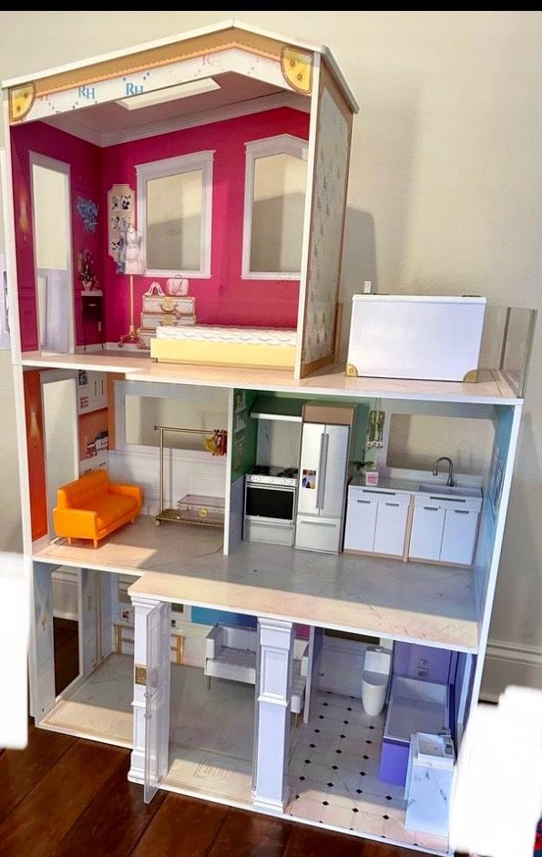 Rainbow High Doll House With Accesories