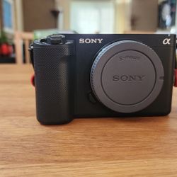 Like New Sony ZV-E1