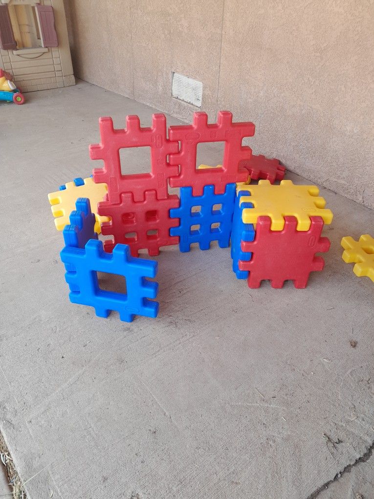 LITTLE TIKES BIG WAFFLE BUILDING BLOCK SET