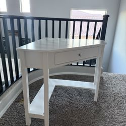 Makeup vanity / desk 