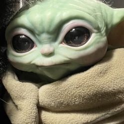 Grogu (Baby Yoda) Statue