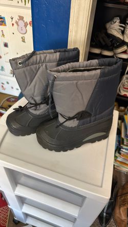 Snow boots Size 13